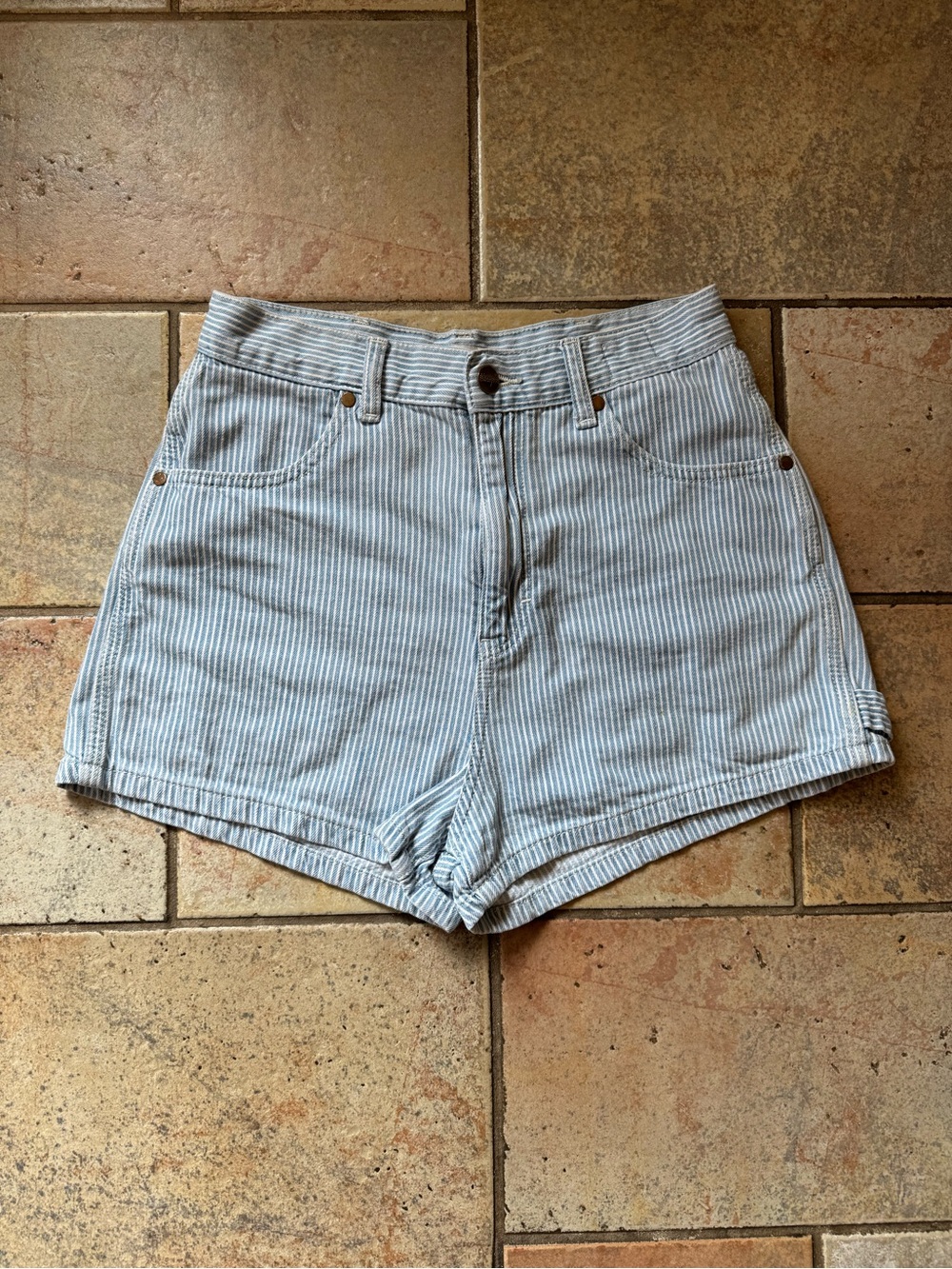 Wrangler Women’s Blue & White Striped Hick Horay Denim Carpenter Shorts Size 26 - Picture 6 of 11